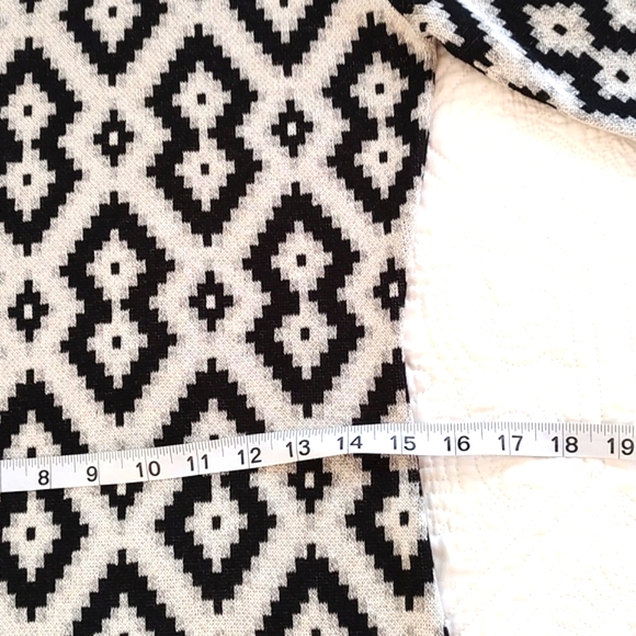 Versoma Womans Blk & Wht Graphic Fitted Midi Sweater Dress/Size S - Picture 5 of 11